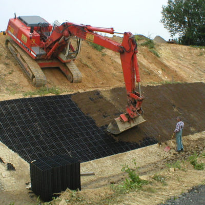 Plastová zatravňovací dlažba ECORASTER S50- zpevnění svahu proti sesunutí