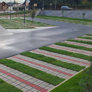 Drenážní dlažba ECORASTER BLOXX + zatravňovací dlažba ECORASTER E50- parkoviště LIDL