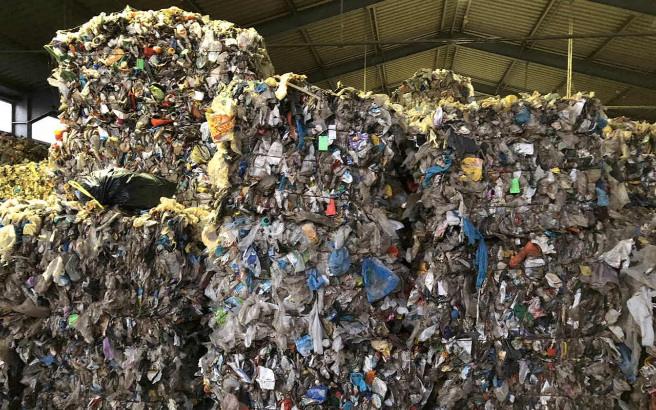 Odpad připraven na recyklaci a výrobu ECORASTRU