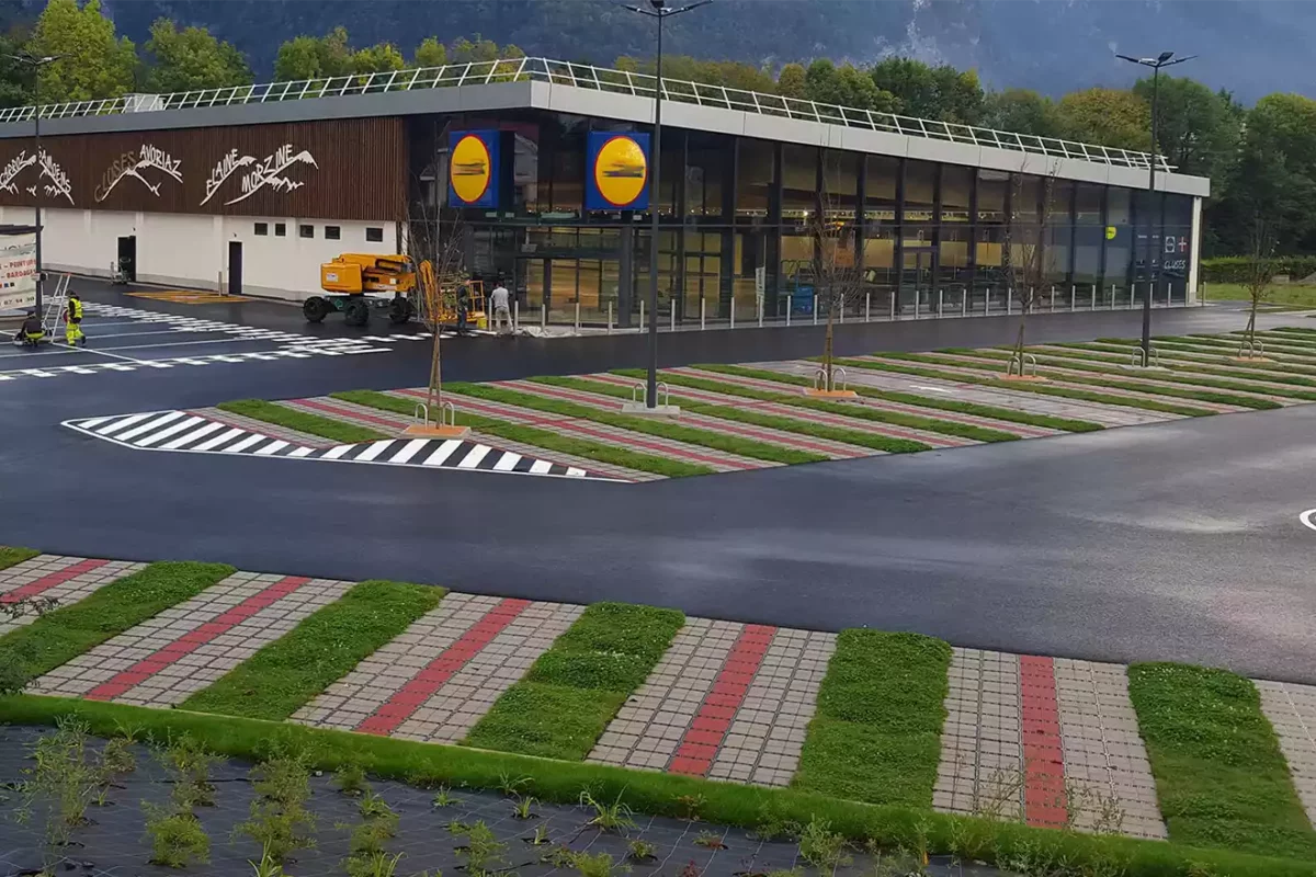 ECORASTER- firemní parkoviště LIDL